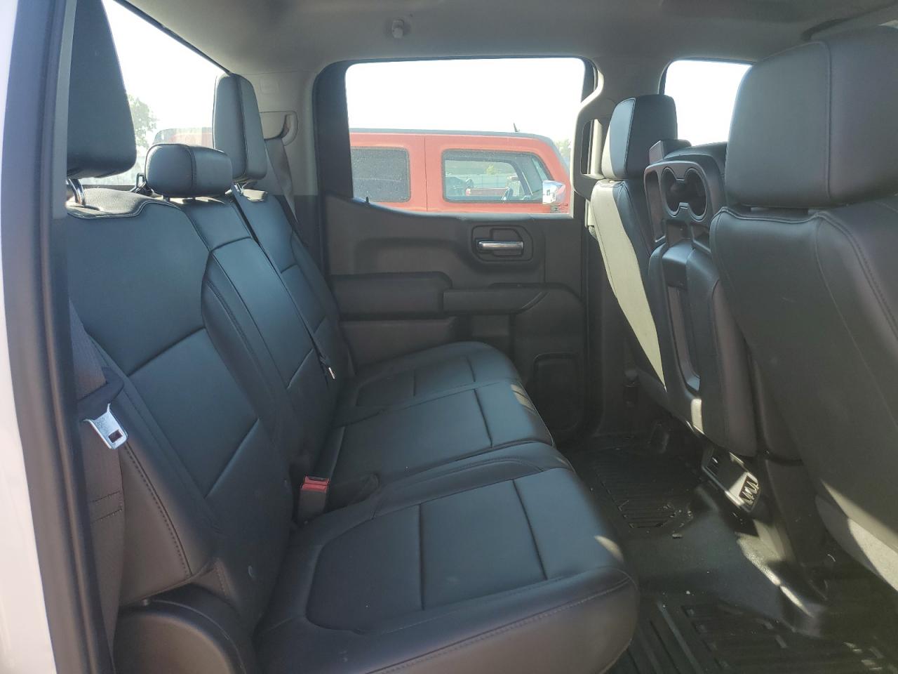2020 Chevrolet Silverado - Image 10