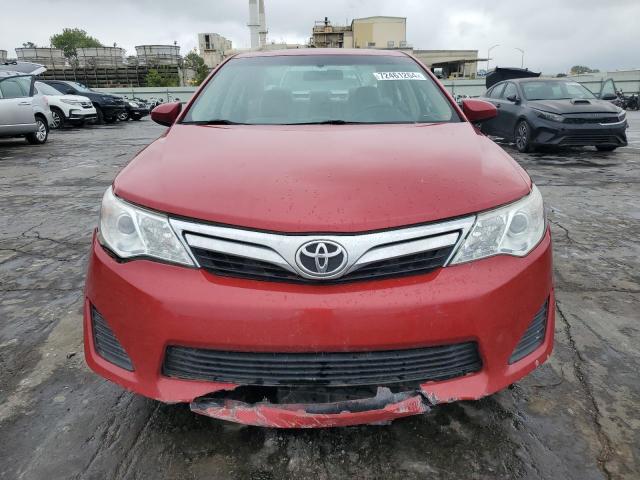 Седани TOYOTA CAMRY 2014 Червоний