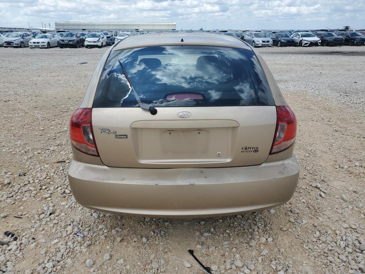 KNADC165346235235 2004 Kia Rio Cinco