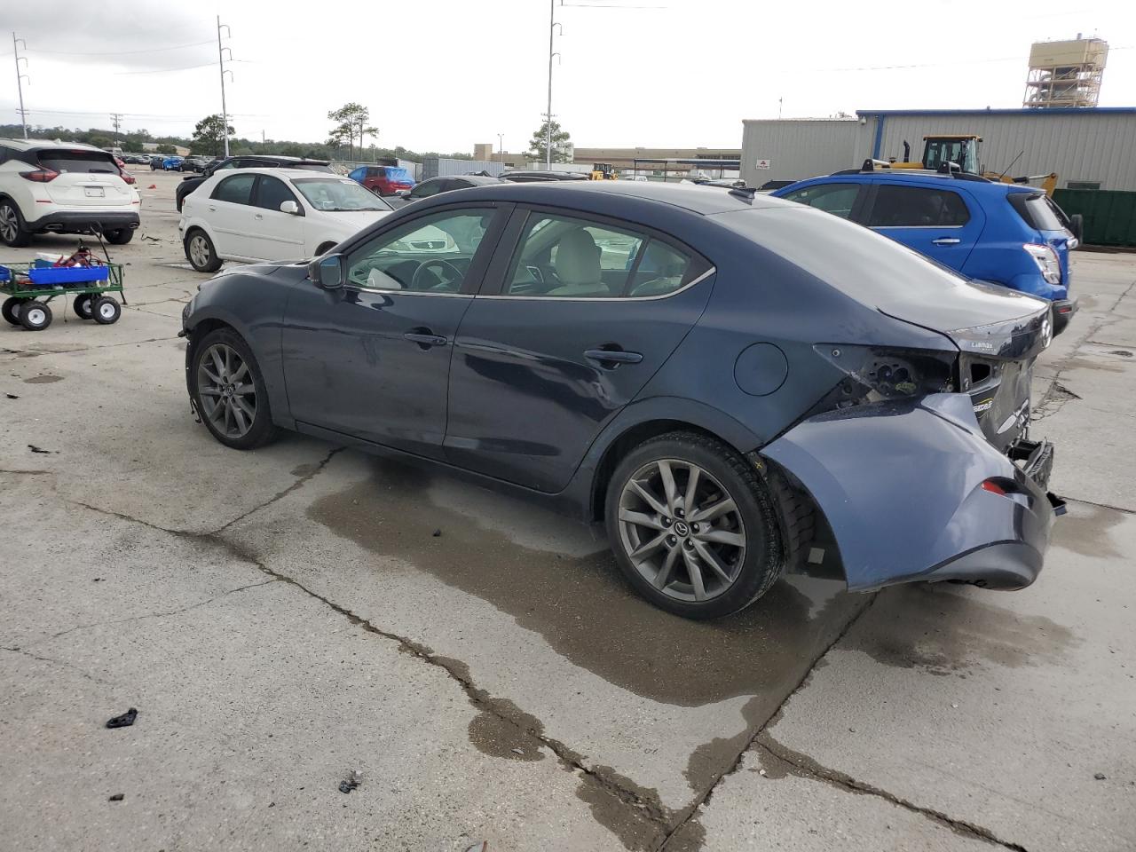 3MZBN1W39JM217138 2018 MAZDA 3 - Image 2