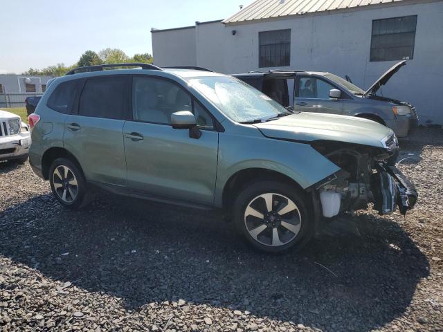  SUBARU FORESTER 2017 Зелений