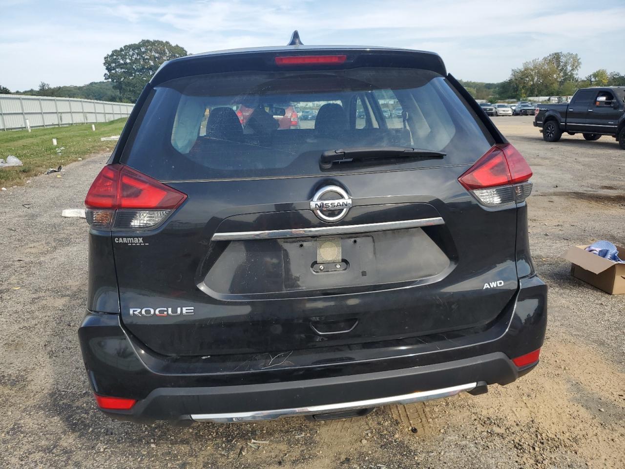 2017 Nissan Rogue - Image 6