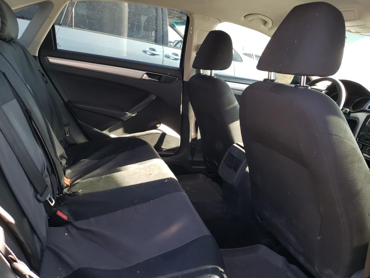 2016 Volkswagen Passat S VIN: 1VWAT7A31GC047735 Lot: 68860475