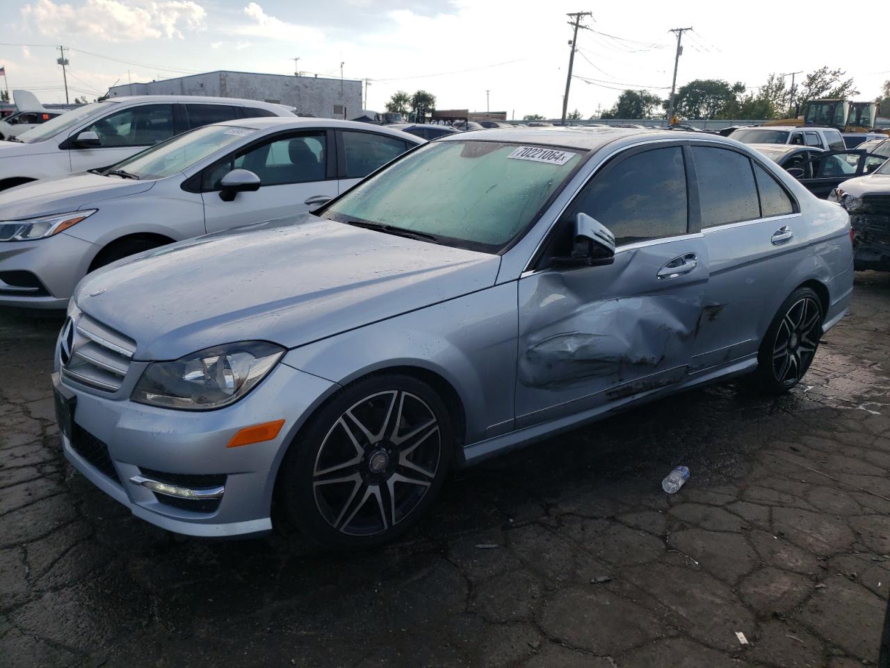 VIN WDDGF8AB0DR243570 2013 MERCEDES-BENZ C-CLASS no.1