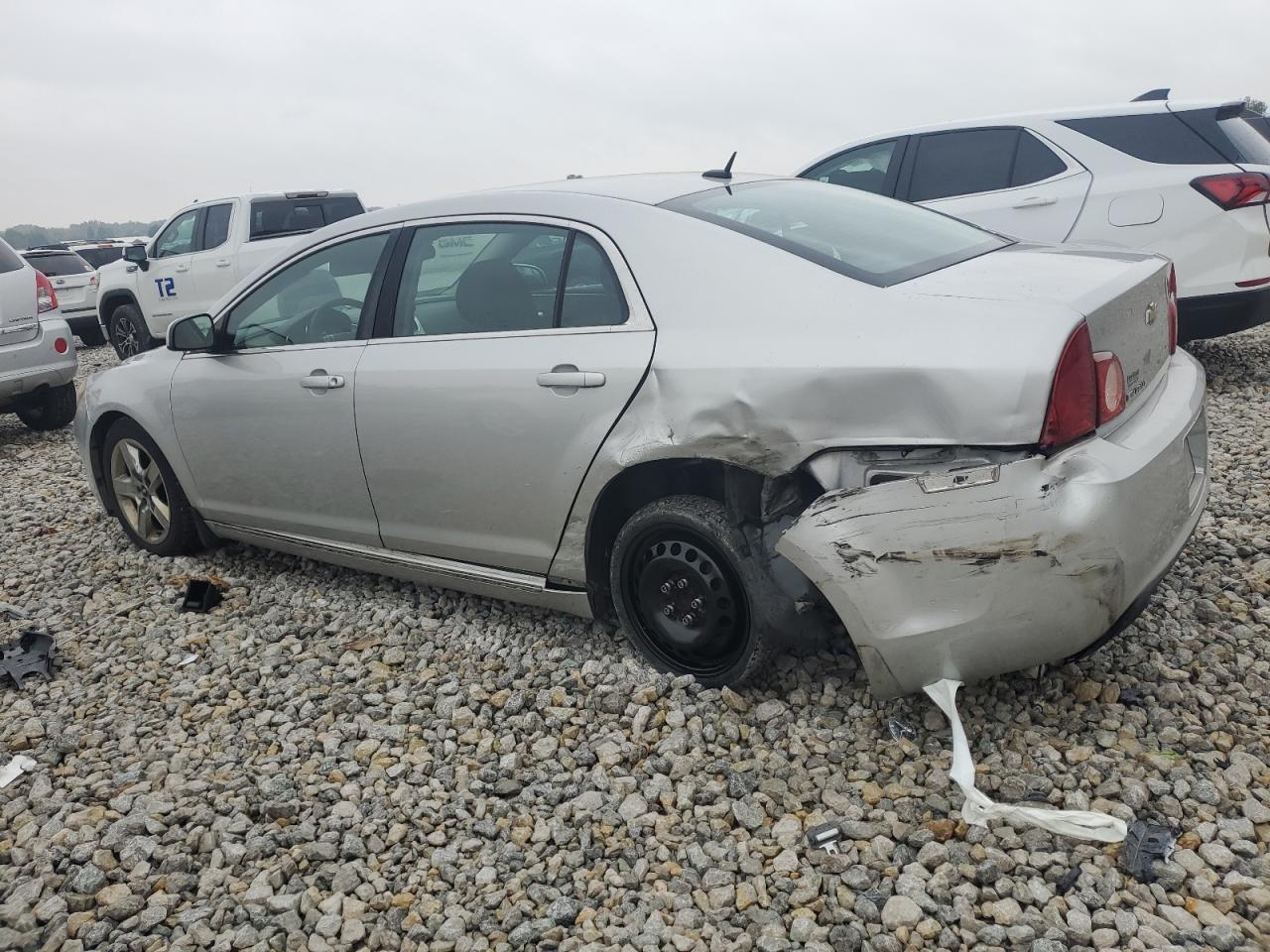 2010 Chevrolet Malibu - Image 2