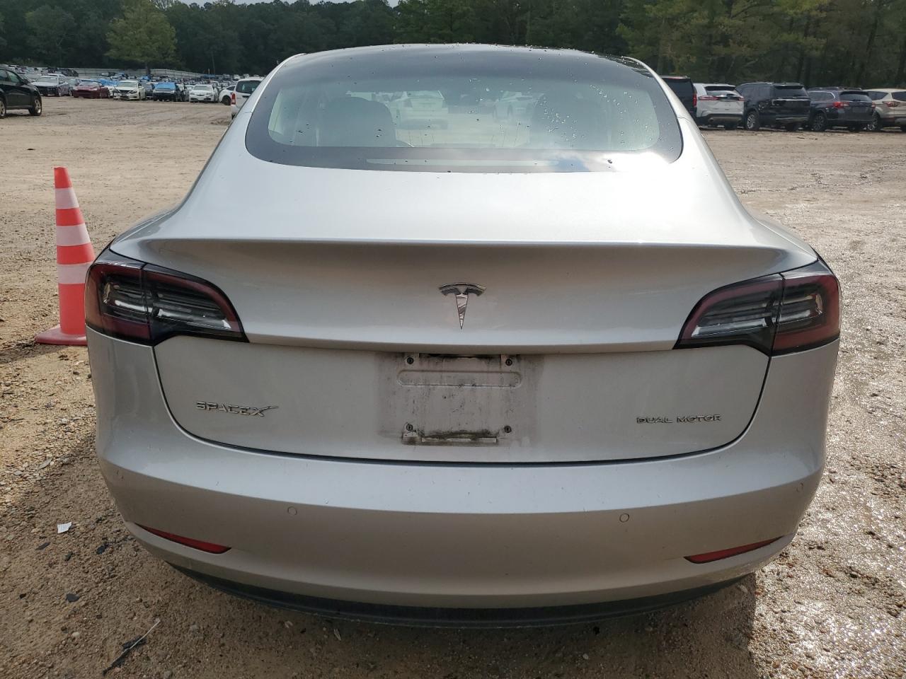 5YJ3E1EB5JF117008 2018 Tesla Model 3