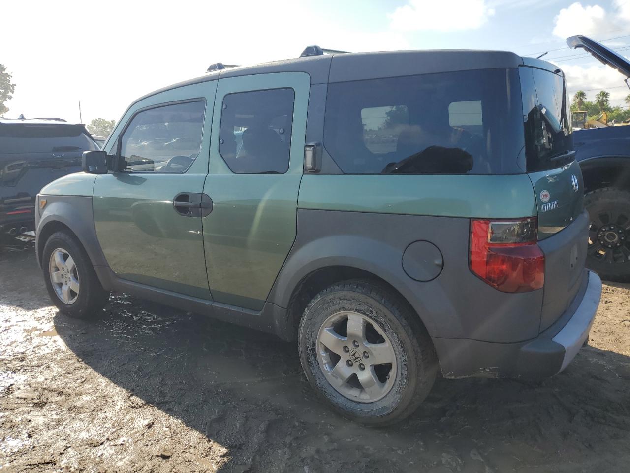2004 Honda Element - Image 2