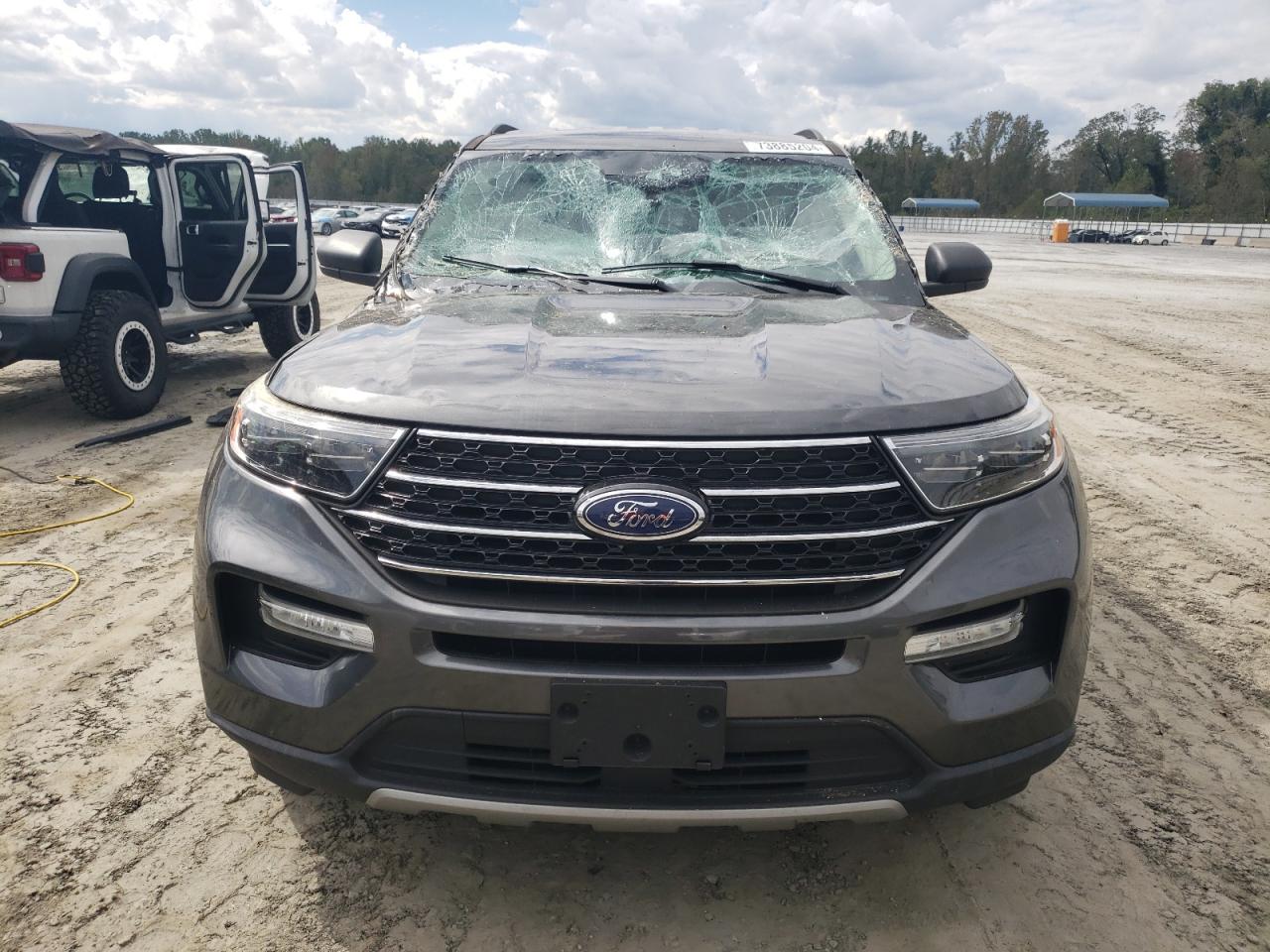 2020 Ford Explorer - Image 5