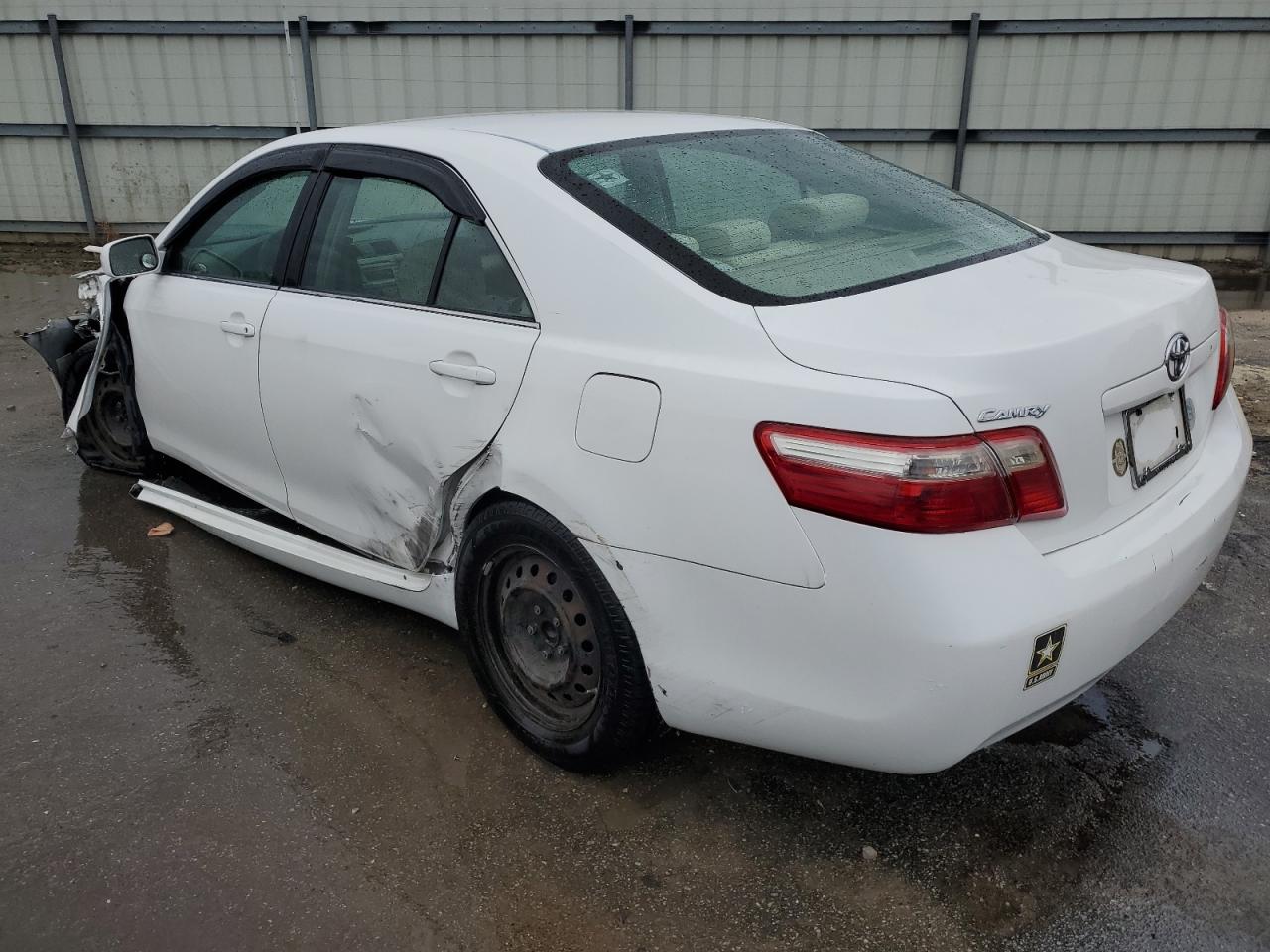 2009 Toyota Camry - Image 2
