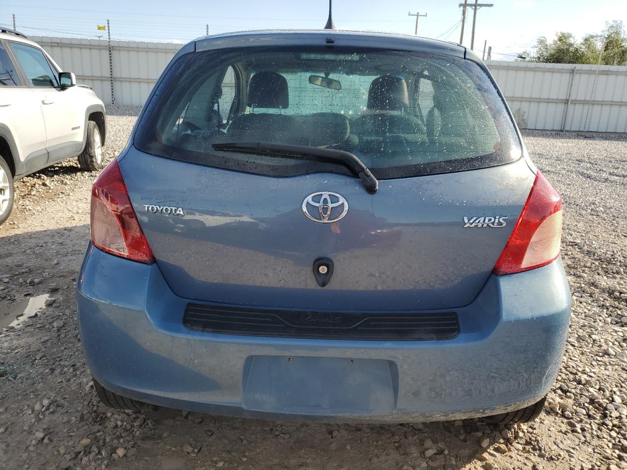 2008 Toyota Yaris VIN: JTDJT903785215223 Lot: 71985194