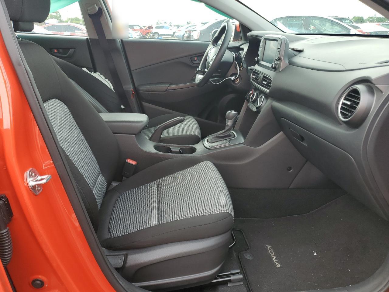 KM8K12AA2KU286790 2019 Hyundai Kona Se