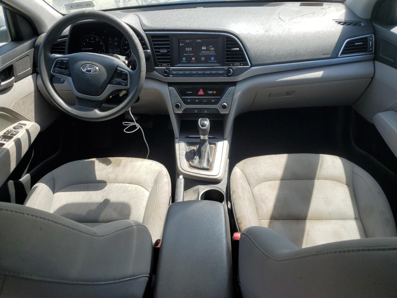 2017 Hyundai Elantra - Image 8