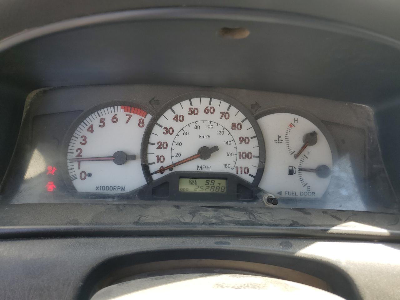2004 Toyota Corolla - Image 9