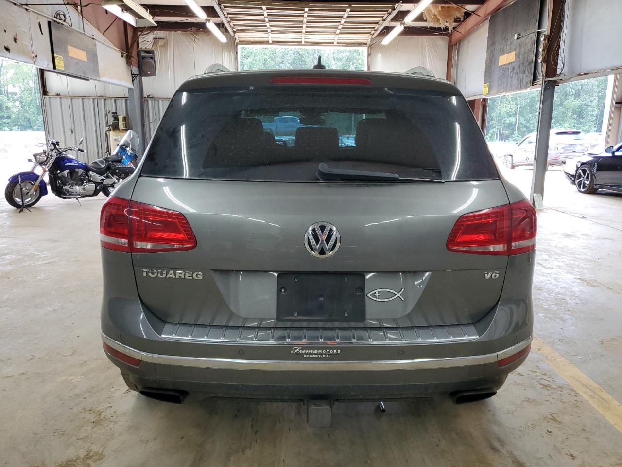 WVGRF7BP0HD002078 2017 Volkswagen Touareg Wolfsburg