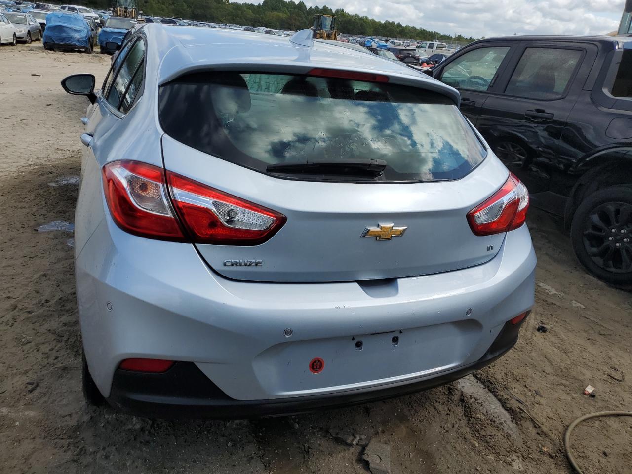 3G1BE6SM6JS598529 2018 Chevrolet Cruze Lt