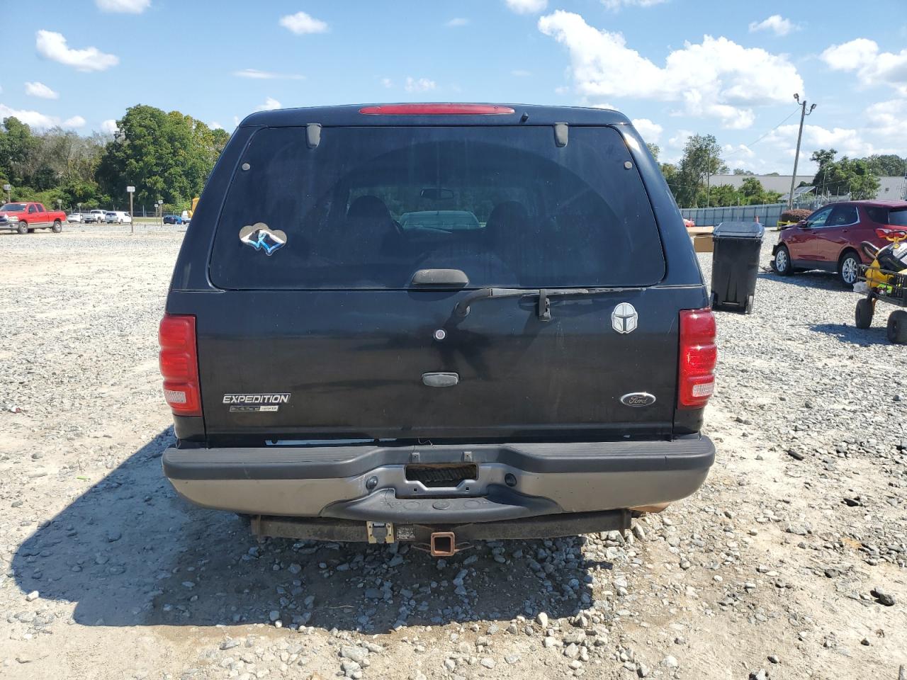 1FMRU15L82LA59587 2002 Ford Expedition Xlt