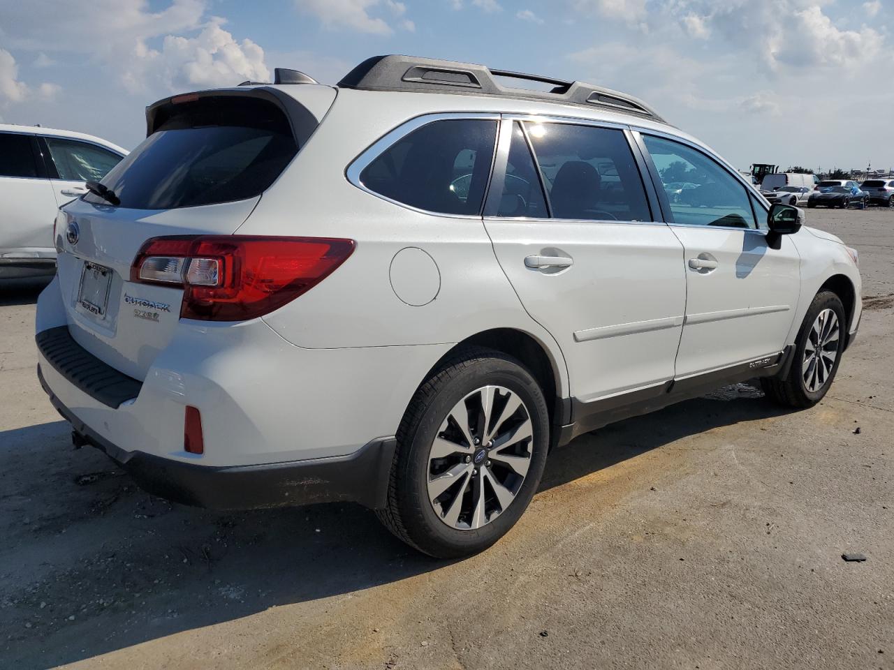 2017 Subaru Outback 2.5I Limited VIN: 4S4BSANC6H3359838 Lot: 72262334