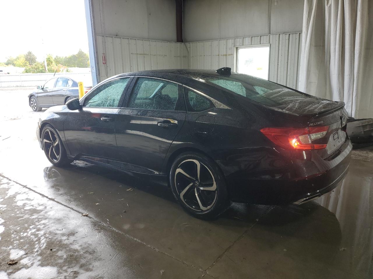 1HGCV1F30JA208673 2018 HONDA ACCORD - Image 2