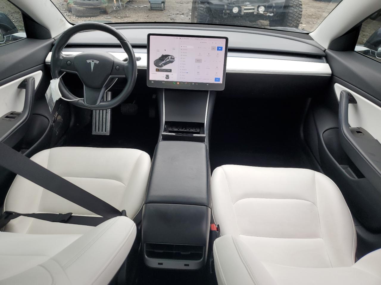 5YJ3E1EB0JF170232 2018 Tesla Model 3