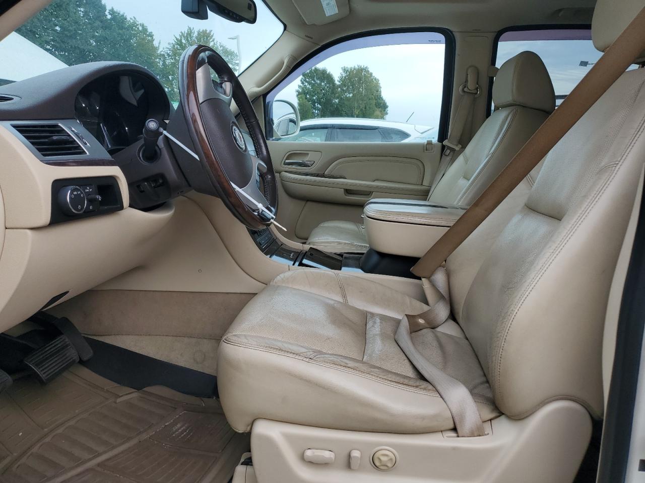 1GYFK63858R243099 2008 Cadillac Escalade Luxury