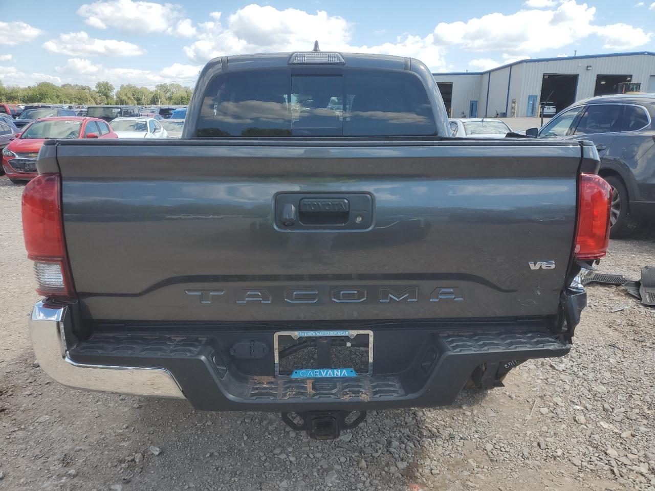 3TMAZ5CN6JM068364 2018 Toyota Tacoma Double Cab