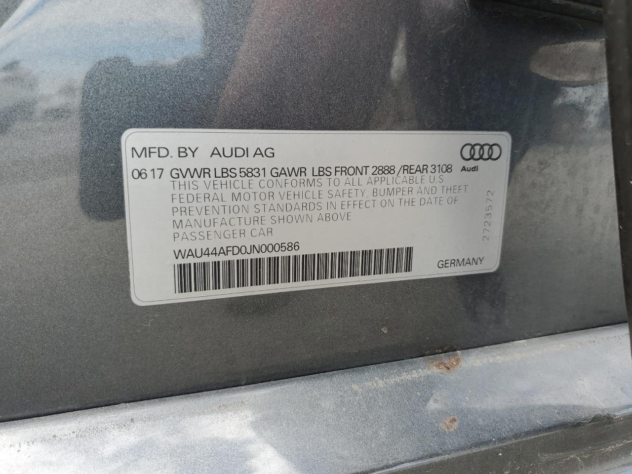 WAU44AFD0JN000586 2018 Audi A8 L Quattro