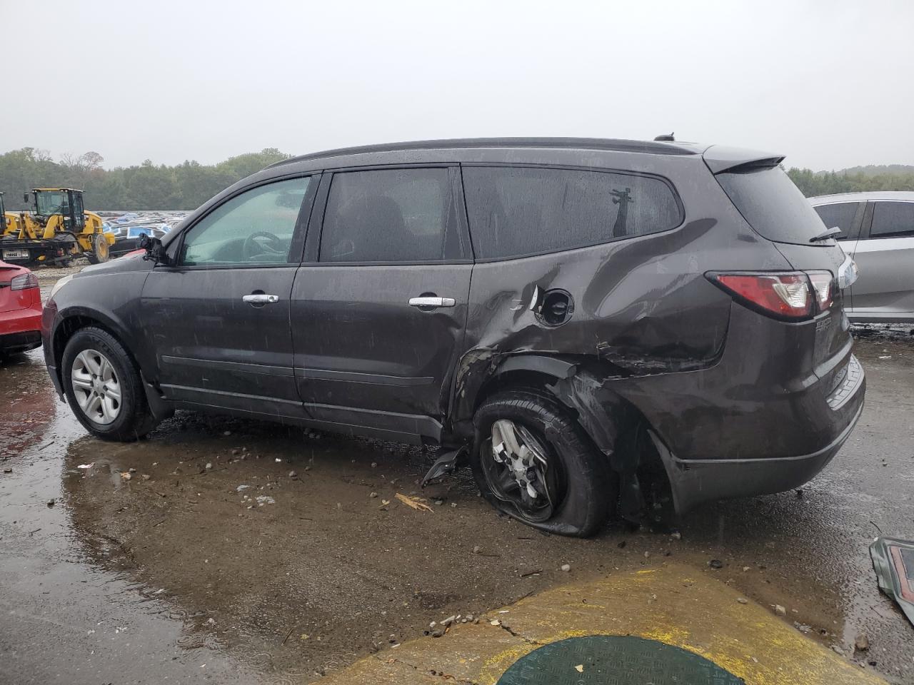 1GNKRFED9FJ273963 2015 CHEVROLET TRAVERSE - Image 2