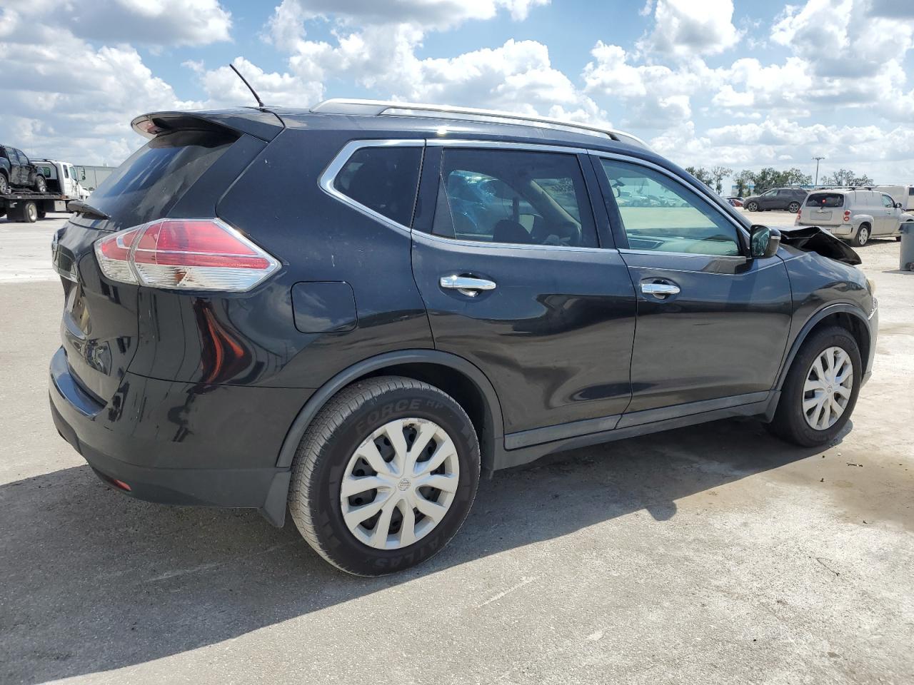 2016 Nissan Rogue - Image 3
