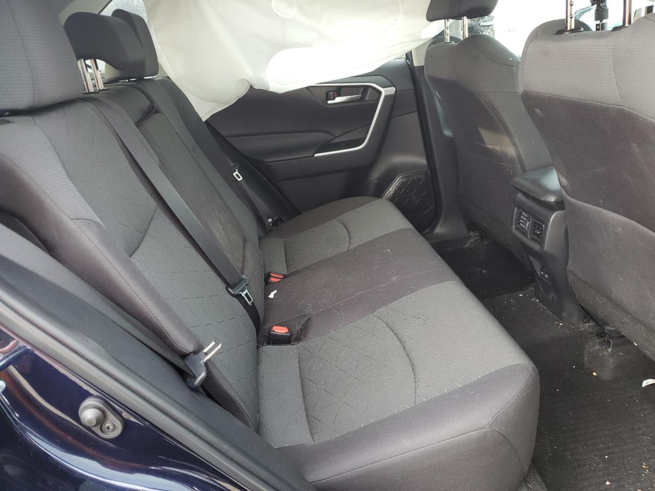 2023 Toyota RAV 4 - Image 12