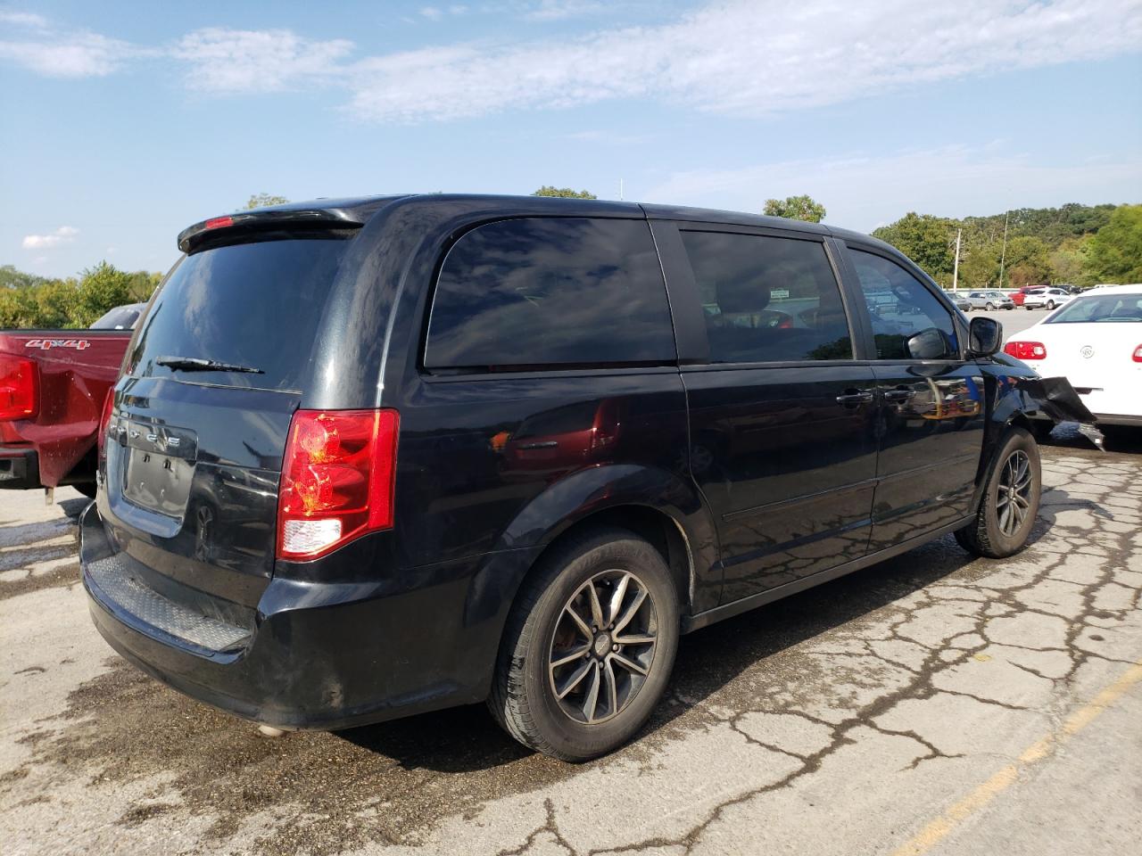 2015 Dodge Caravan - Image 3