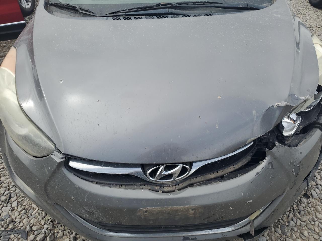 2012 Hyundai Elantra - Image 11