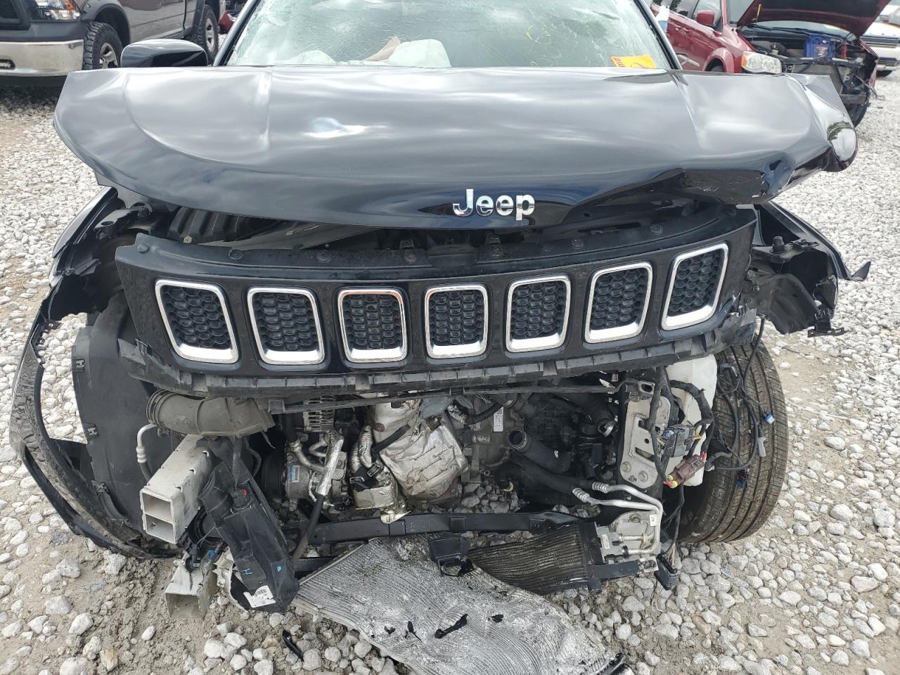 VIN 3C4NJDBB3HT680810 2017 JEEP COMPASS no.11