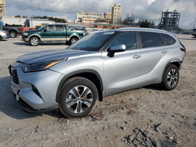  TOYOTA HIGHLANDER 2024 Сріблястий