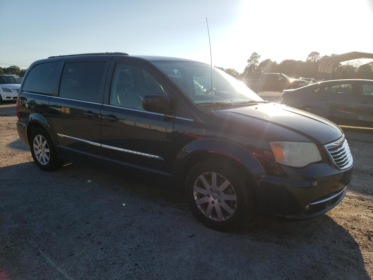 2013 Chrysler Town & Country - Image 4