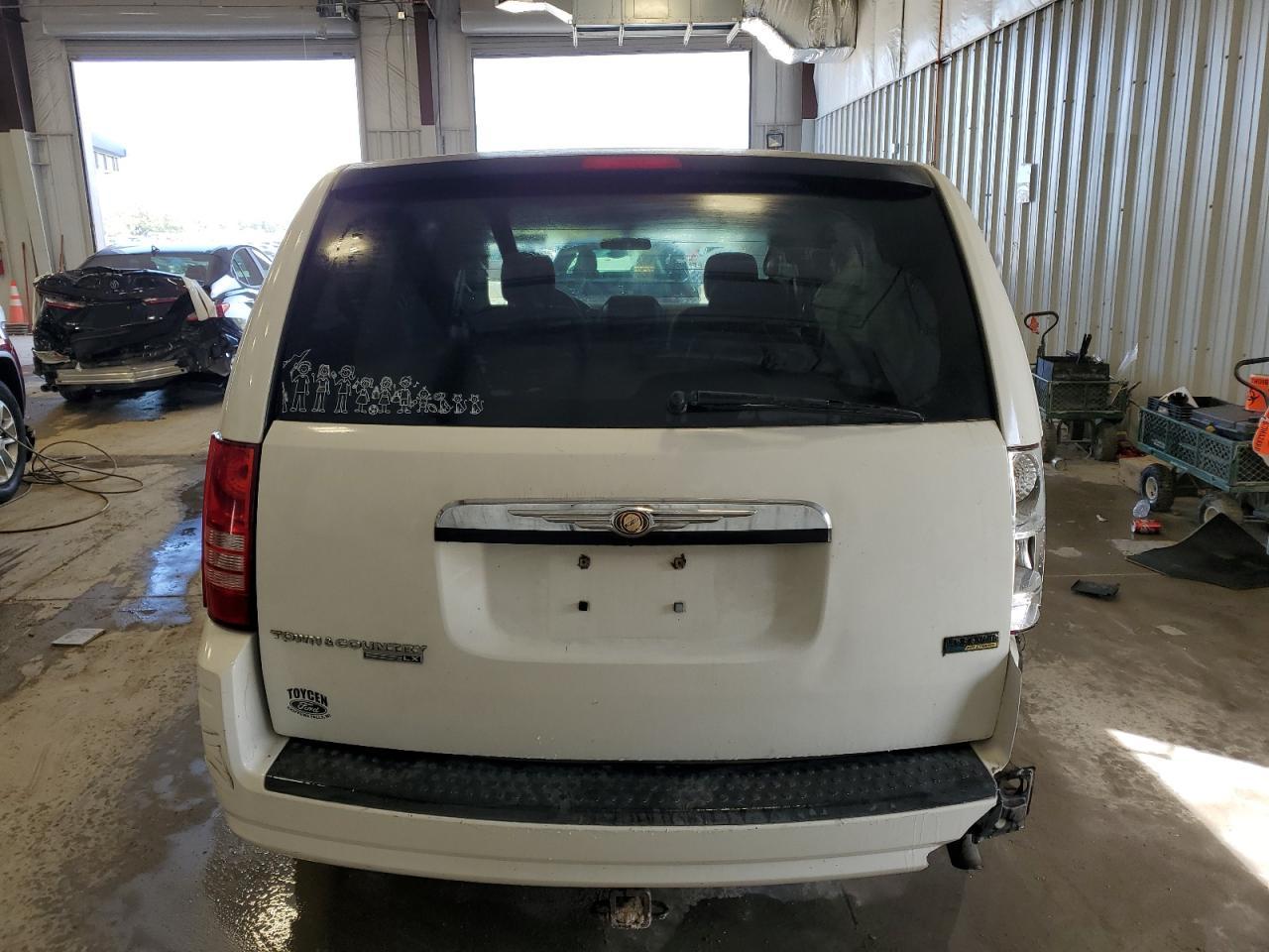 2008 Chrysler Town & Country Lx VIN: 2A8HR44H08R818094 Lot: 73160224