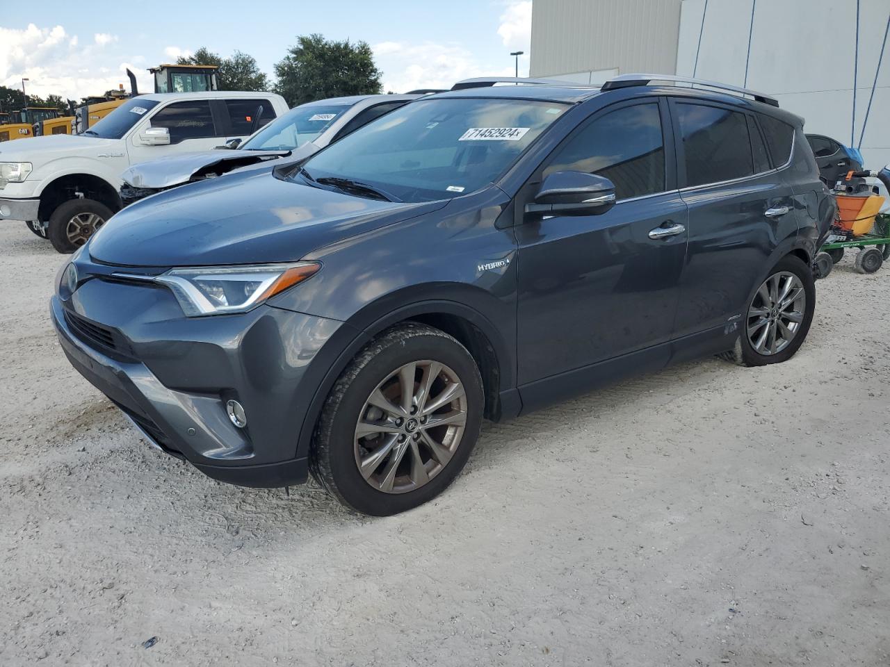 JTMDJREV0GD007556 2016 TOYOTA RAV 4 - Image 1