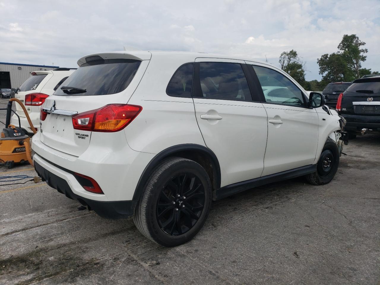 VIN JA4AP3AU2JZ021278 2018 MITSUBISHI OUTLANDER no.3