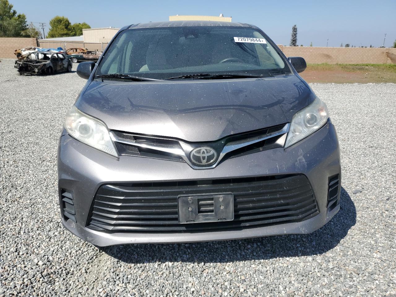 2018 Toyota Sienna - Image 5