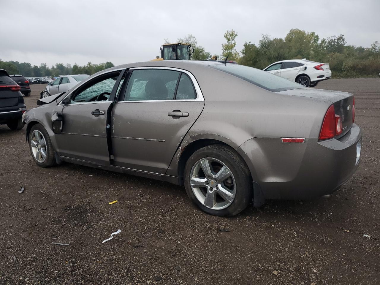 2011 Chevrolet Malibu - Image 2