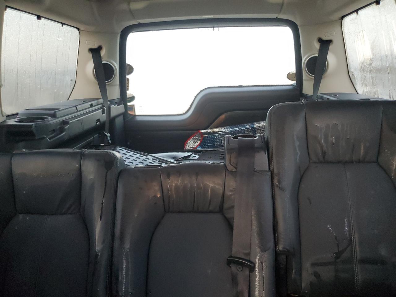 2013 Land Rover LR4 - Image 10