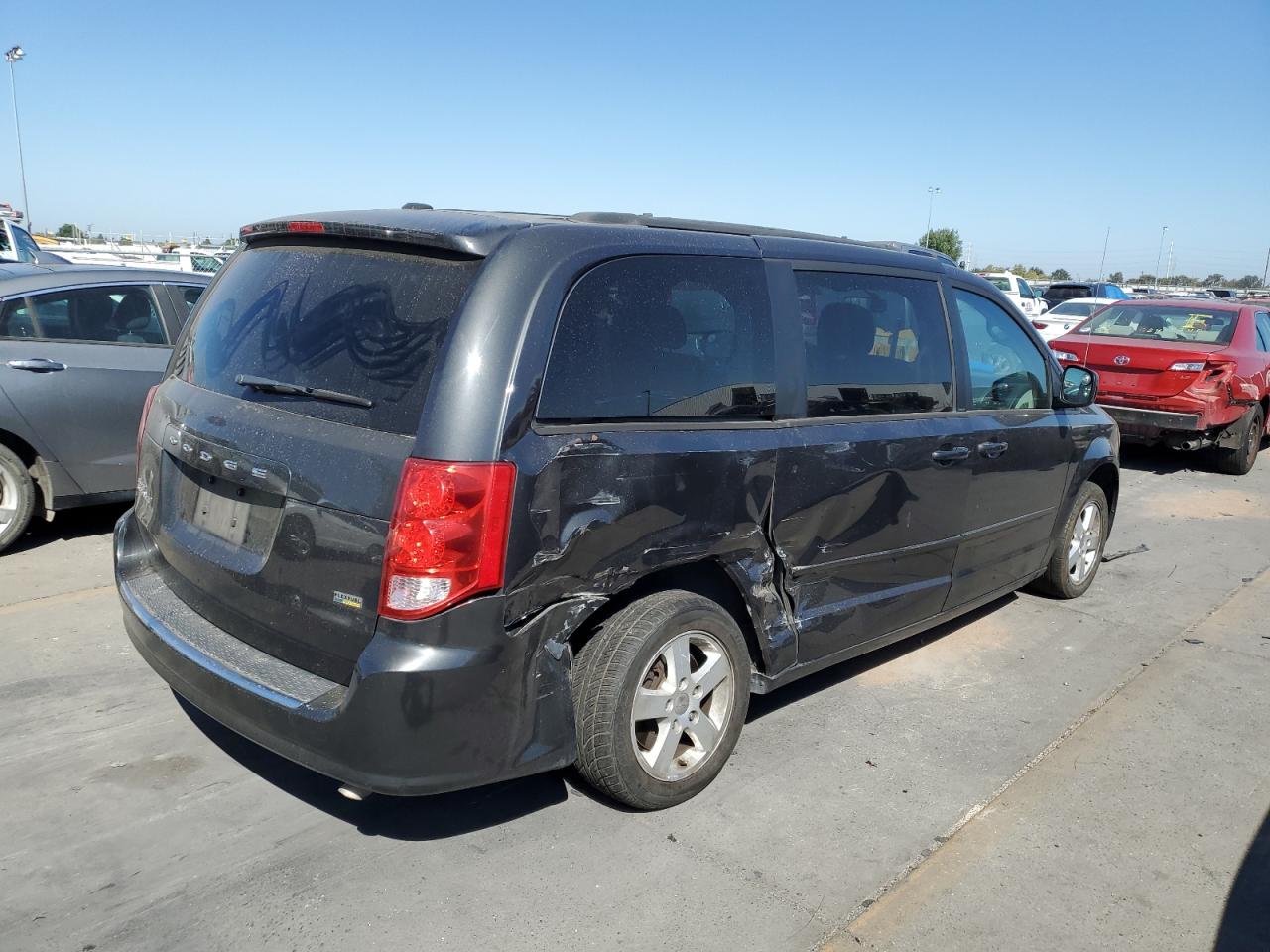 2012 Dodge Caravan - Image 3