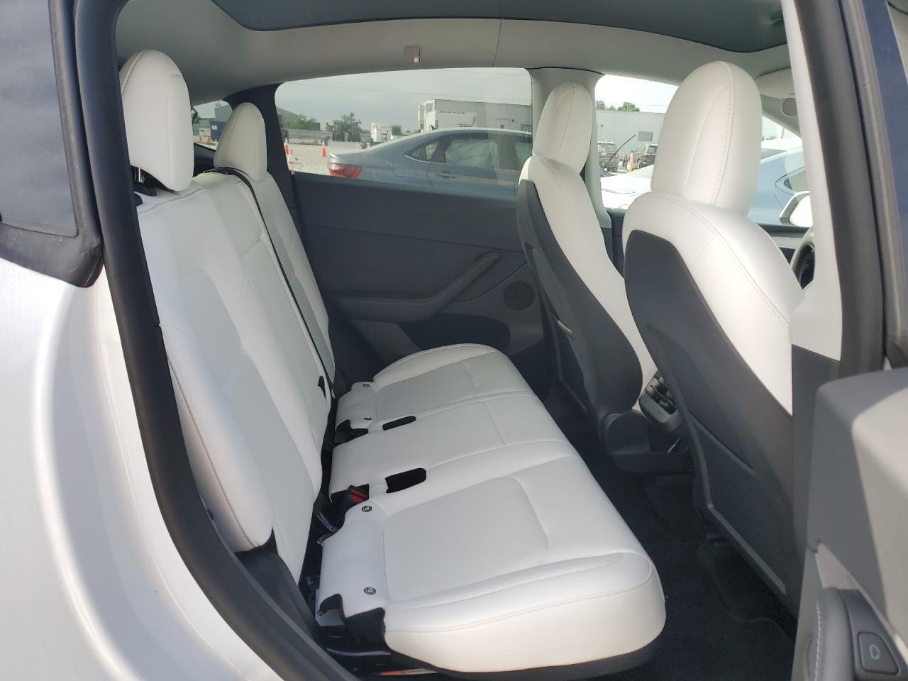 7SAYGDEF5NF543777 2022 Tesla Model Y