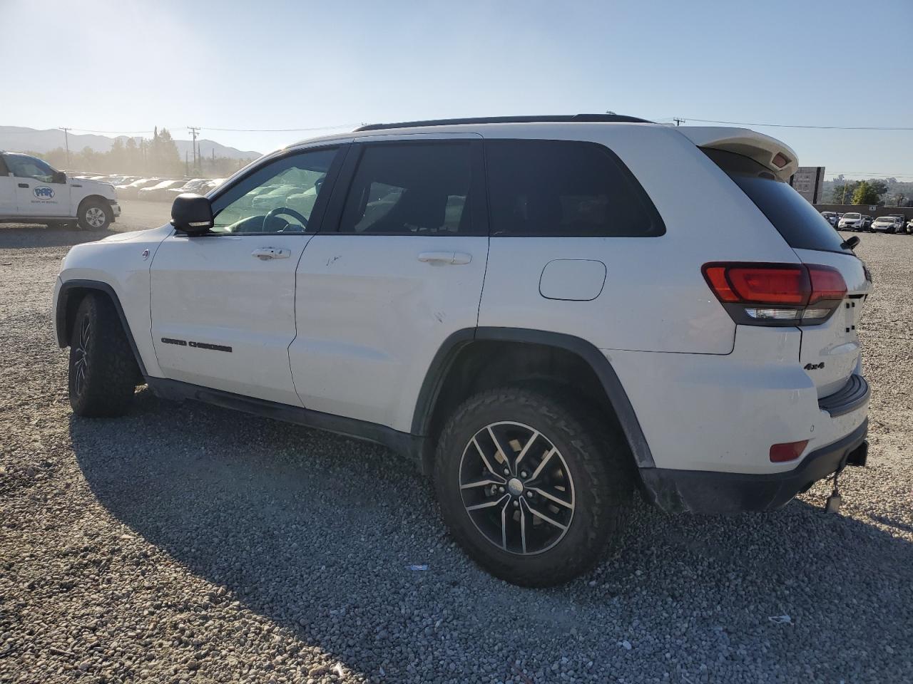 1C4RJFLT4HC939997 2017 JEEP GRAND CHEROKEE - Image 2