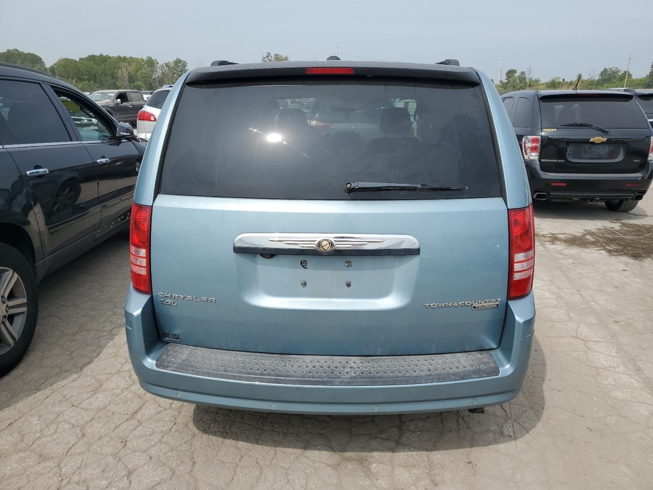 2A4RR8DX1AR423349 2010 Chrysler Town & Country Touring Plus