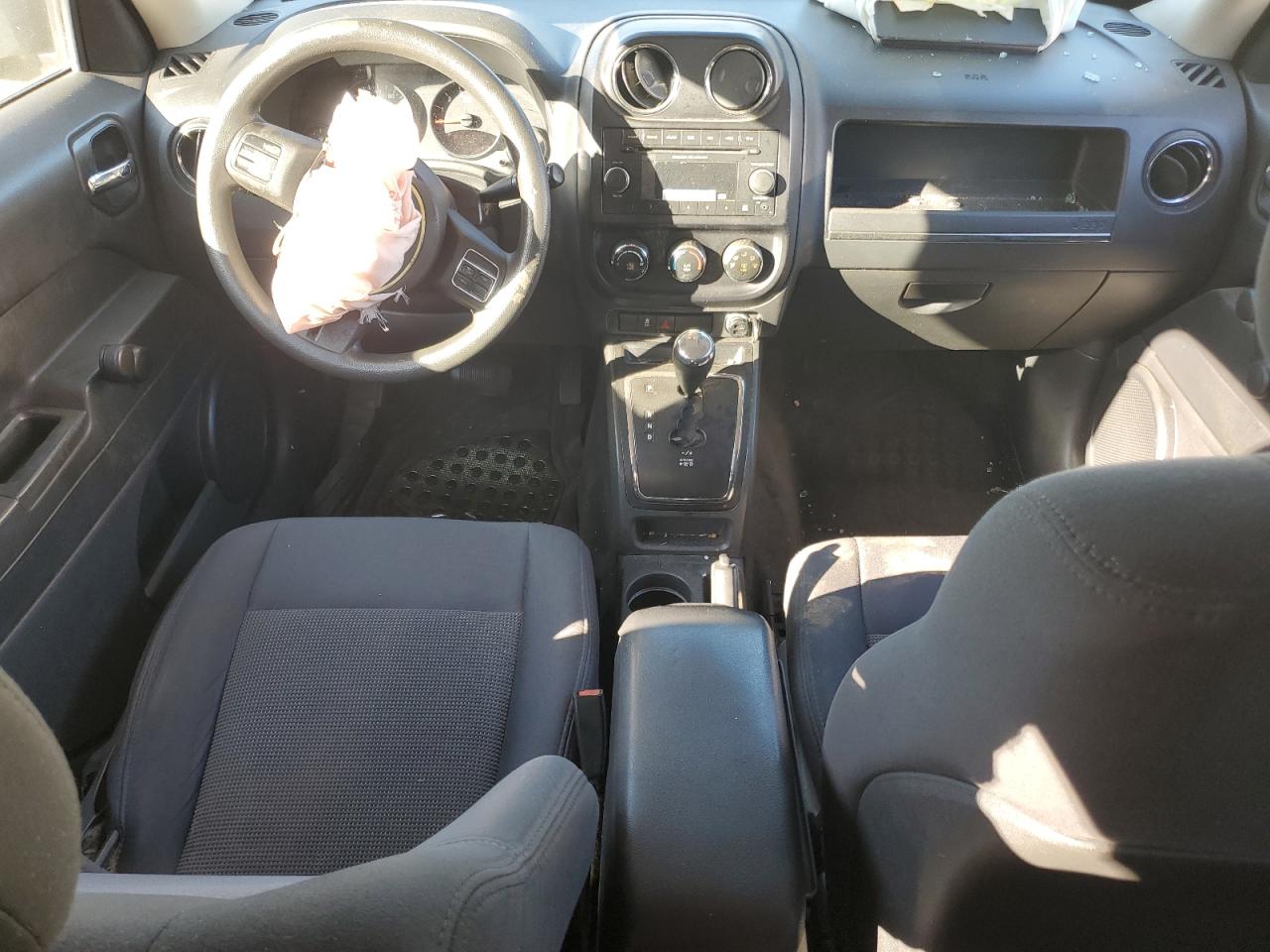 2012 Jeep Liberty (Patriot) - Image 8