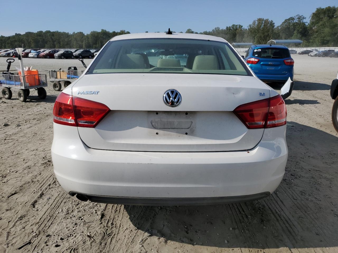 1VWBP7A3XDC011658 2013 Volkswagen Passat Se