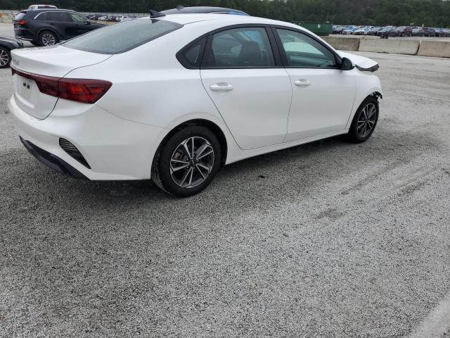 3KPF24AD8NE435621 Kia Forte FE 3