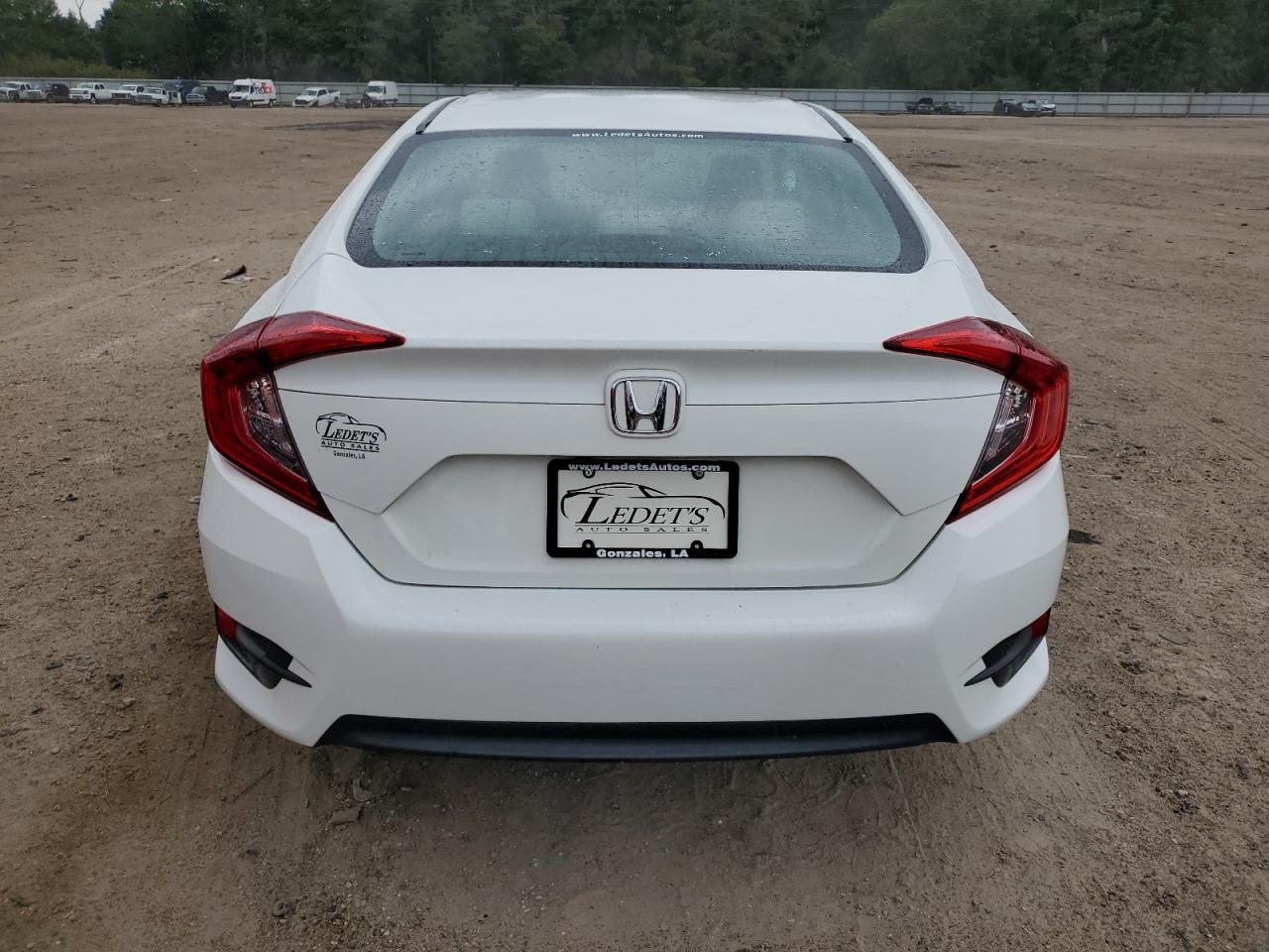 19XFC2F58JE017539 2018 Honda Civic Lx