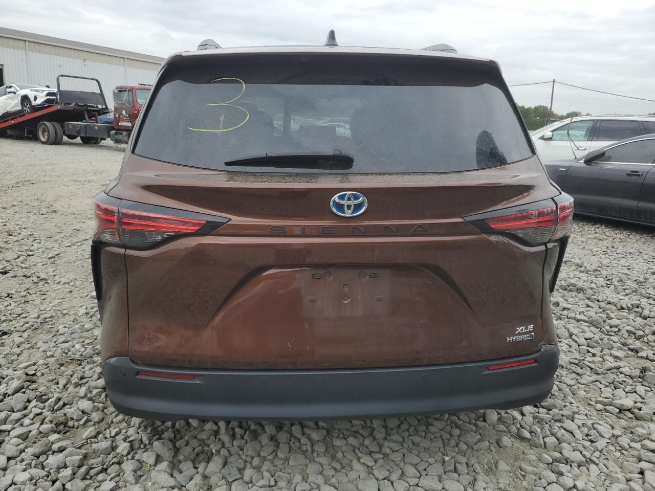 5TDJRKEC3NS097045 2022 Toyota Sienna Xle