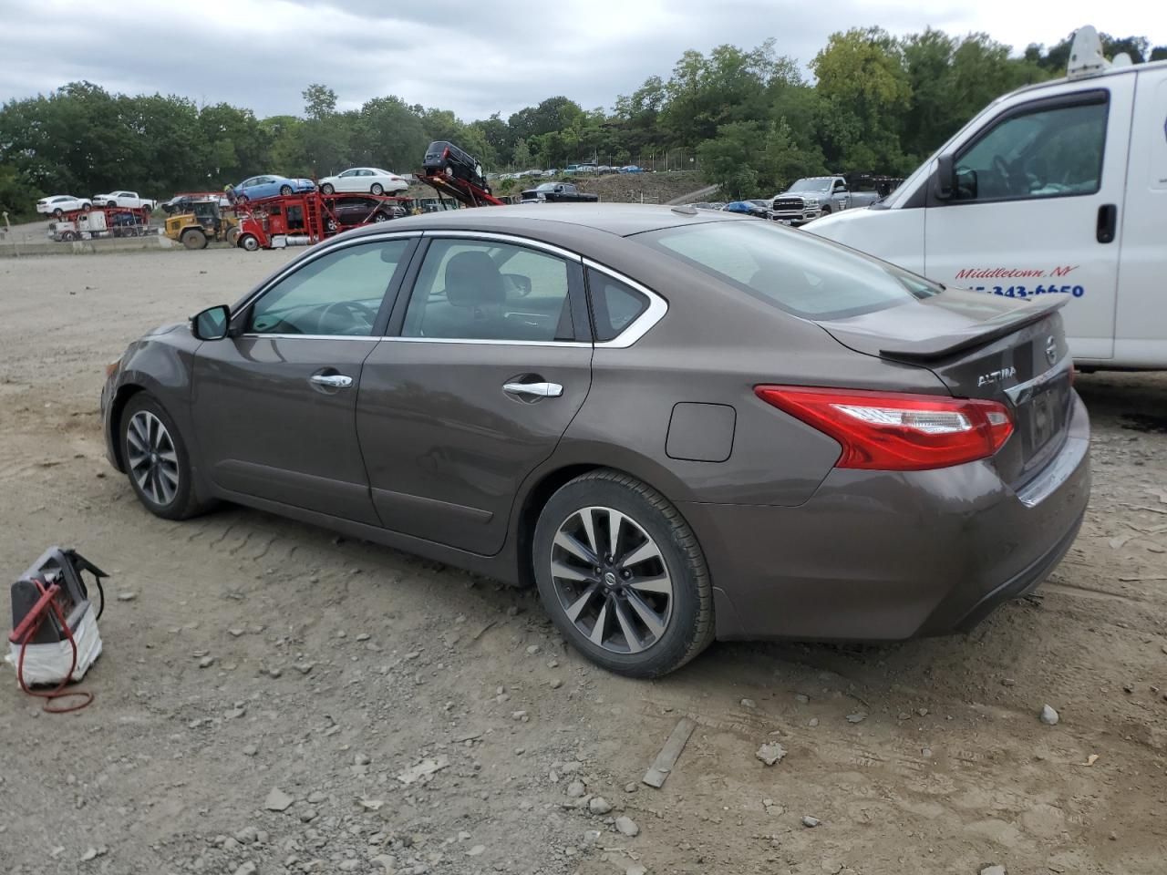 2017 Nissan Altima - Image 2
